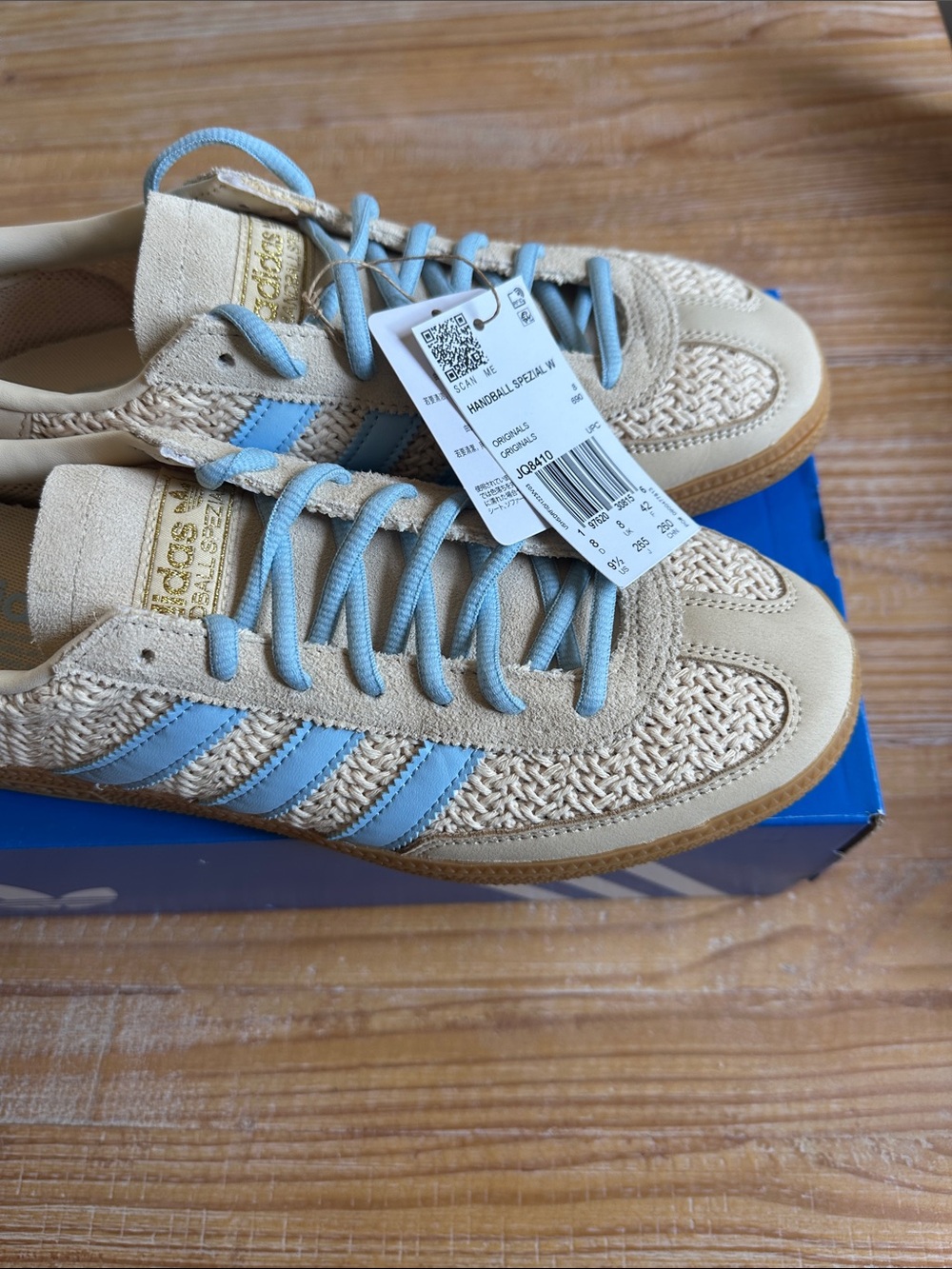 ADIDAS Handball Spezial Women’s 9.5 WOVEN upper with Light Blue Stripes NWT - Picture 2 of 7